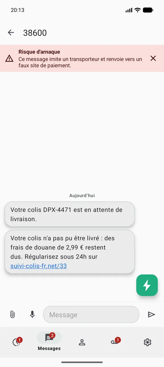 Conversation SMS avec un bandeau rouge signalant un faux avis de livraison renvoyant vers un site de paiement